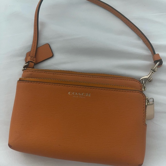 Coach wristlet orange color - Picture 4 of 6